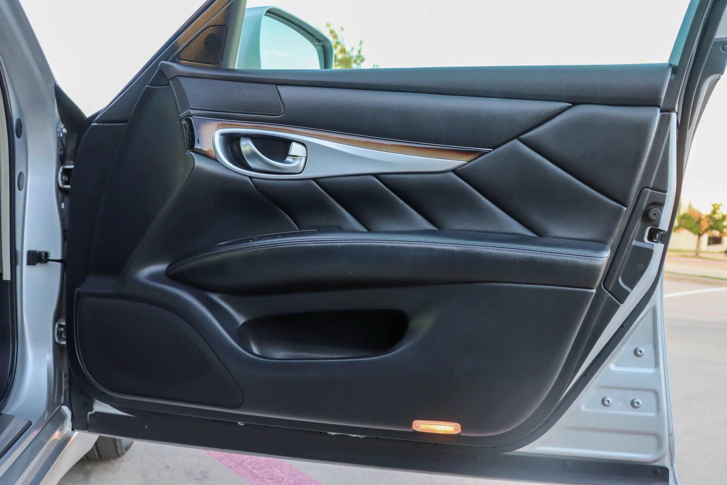 Used 2013 INFINITI M37 w/ Premium Pkg RWD image 10