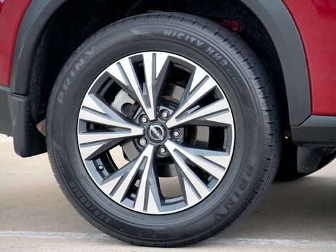 Used 2023 Nissan Rogue SV FWD image 28