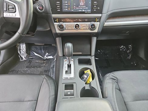 Used 2017 Subaru Outback 2.5i Limited image 11