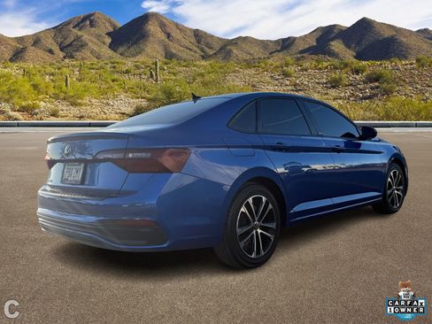 Used 2024 Volkswagen Jetta Sport image 4