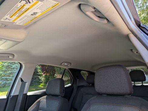 Used 2020 Chevrolet Equinox LT FWD image 24