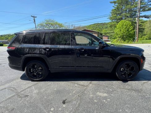 Used 2021 Jeep Grand Cherokee L Laredo AWD/4WD image 3