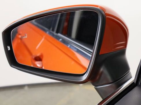 Used 2019 Volkswagen Tiguan SEL Premium image 40