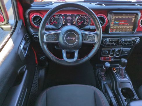 Used 2022 Jeep Wrangler Unlimited Rubicon w/ Cold Weather Group image 16