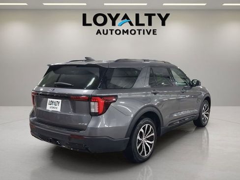 Used 2025 Ford Explorer ST-Line AWD/4WD image 5