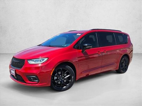 Used 2024 Chrysler Pacifica Touring-L w/ S Appearance Package FWD image 1