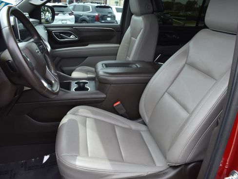 Used 2021 Chevrolet Tahoe Z71 w/ Rear Media and Nav Package AWD/4WD image 24