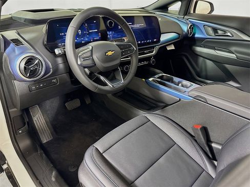 New 2025 Chevrolet Equinox EV LT w/ Convenience Package II image 5