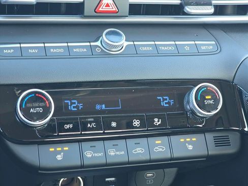 New 2026 Hyundai Elantra Limited FWD image 19