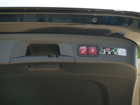 New 2026 Mercedes-Benz GLE 350 4MATIC image 17