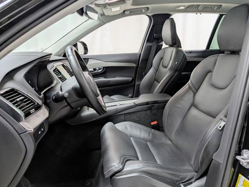 Used 2025 Volvo XC90 T8 Ultra w/ Protection Package Premier image 16