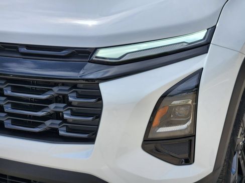 New 2027 Chevrolet Equinox LT w/ Midnight Edition FWD image 9