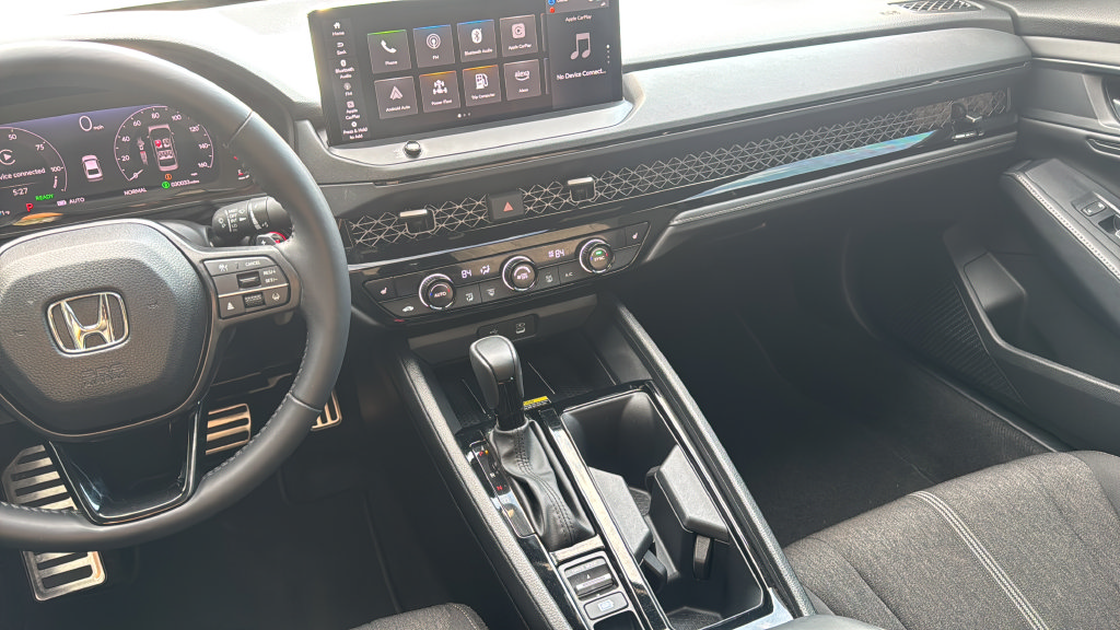 Used 2025 Honda Accord Sport image 15