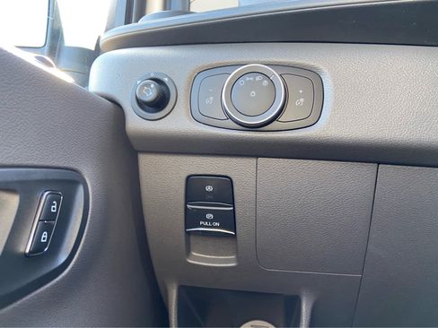 New 2025 Ford Transit 250 148 Medium Roof image 32