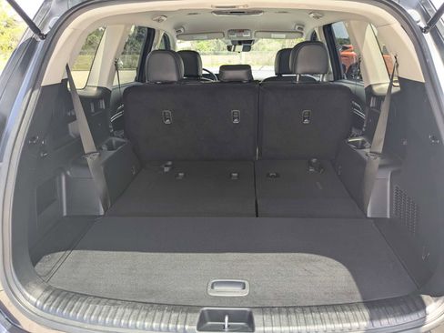 Certified 2025 Kia Telluride LX FWD image 13