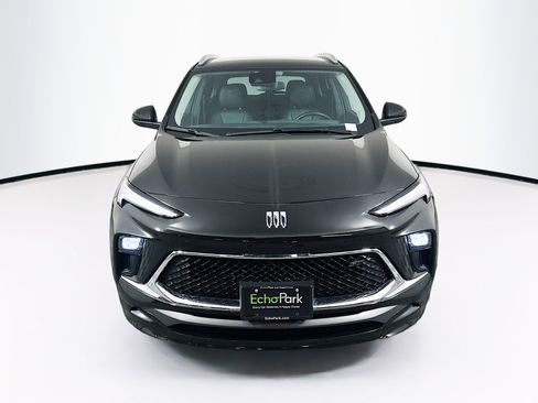 Used 2024 Buick Encore GX Sport Touring image 2