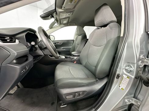 Used 2024 Toyota RAV4 XLE FWD image 16