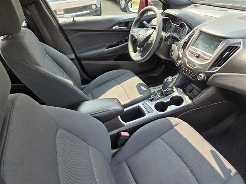 Used 2018 Chevrolet Cruze LT w/ Convenience Package image 20