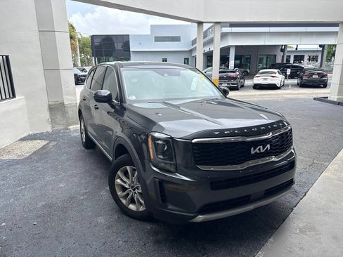 Used 2022 Kia Telluride LX FWD image 3