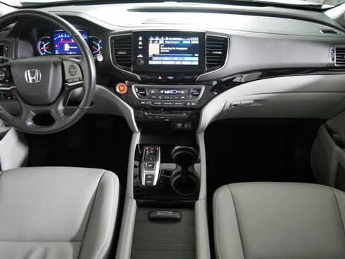 Used 2022 Honda Pilot Touring image 10