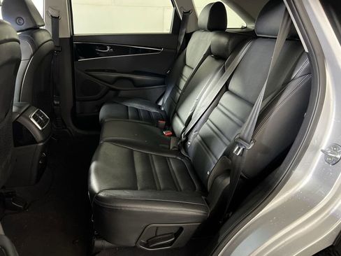 Used 2019 Kia Sorento EX image 23