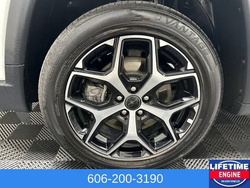 Used 2025 Jeep Compass Limited AWD/4WD image 9