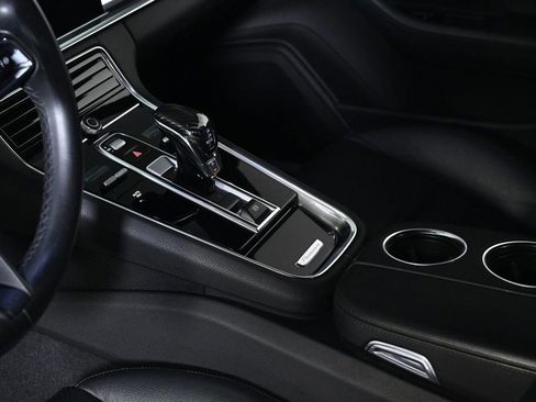 Certified 2021 Porsche Panamera image 22