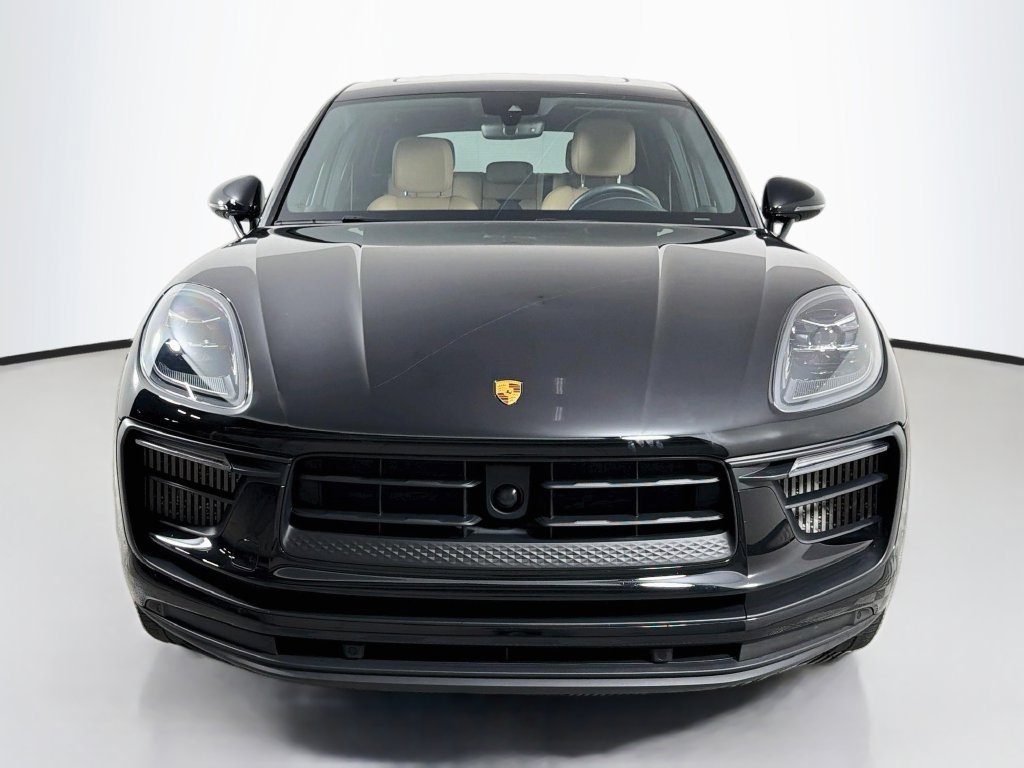 Used 2023 Porsche Macan S AWD/4WD image 2