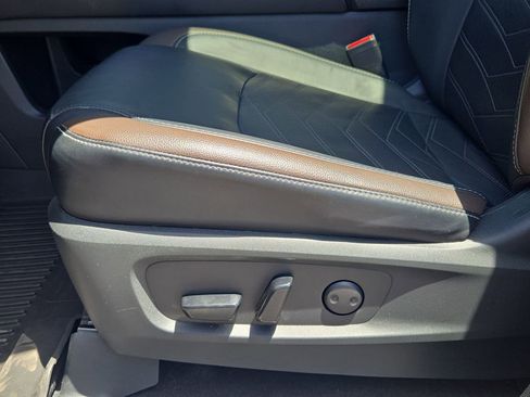Certified 2024 Nissan Pathfinder Platinum w/ Cargo Package FWD image 29
