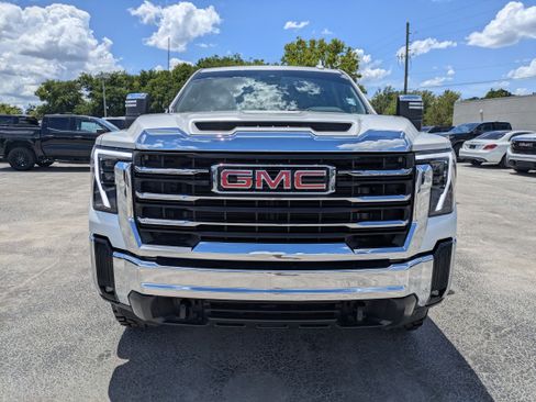 Used 2025 GMC Sierra 2500 SLT AWD/4WD image 9