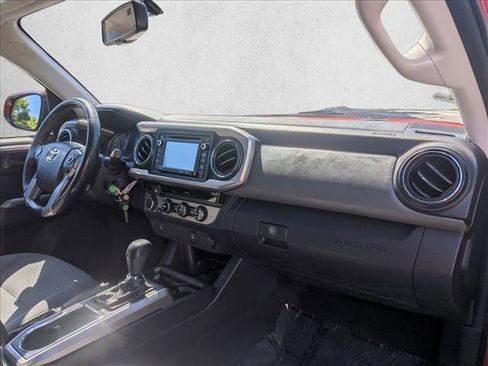 Used 2017 Toyota Tacoma SR5 AWD/4WD image 20