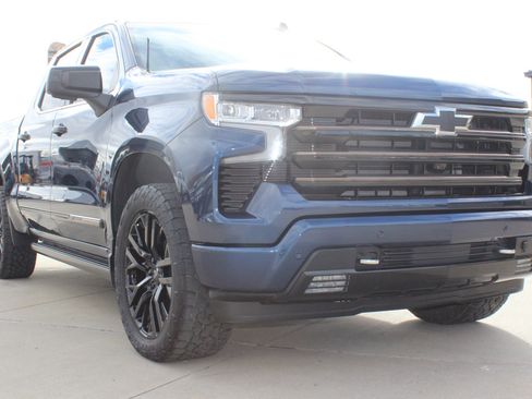 Used 2022 Chevrolet Silverado 1500 High Country w/ High Country Premium Package image 12