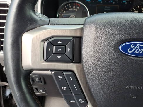 Used 2018 Ford F150 Platinum w/ Equipment Group 701A Luxury AWD/4WD image 31