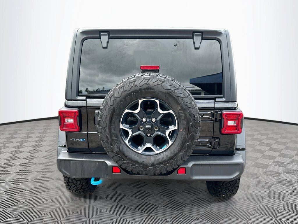 Used 2023 Jeep Wrangler Unlimited Rubicon 4xe w/ Cold Weather Group AWD/4WD image 7