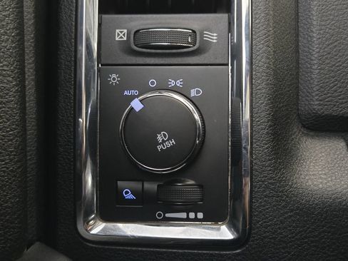 Used 2015 RAM 2500 Laramie AWD/4WD image 23