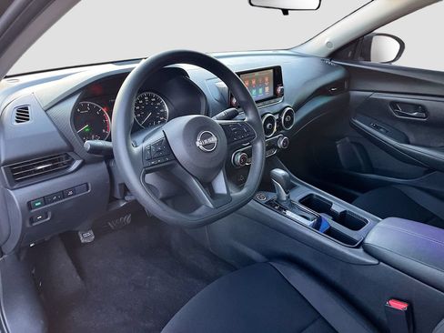 Used 2025 Nissan Sentra S FWD image 9