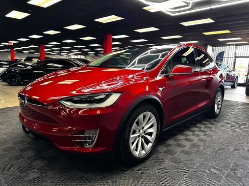 Used 2017 Tesla Model X 75D image 6