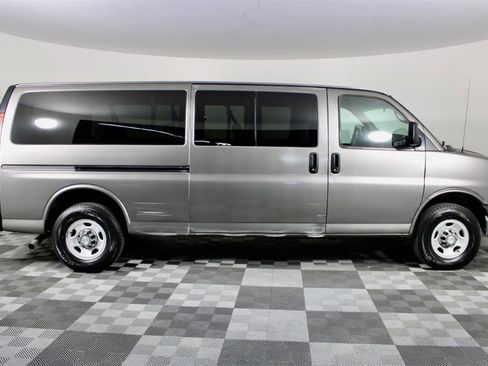 Used 2010 Chevrolet Express 3500 LT w/ LT Preferred Equipment Group image 8