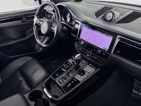 Used 2023 Porsche Macan image 14