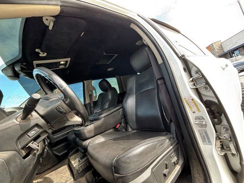Used 2017 RAM 3500 Laramie w/ Convenience Group AWD/4WD image 8