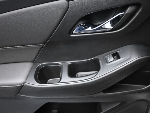 Certified 2023 Chevrolet Traverse LT FWD image 14
