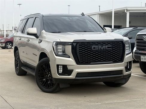 Used 2022 GMC Yukon SLT w/ SLT Premium Package image 2