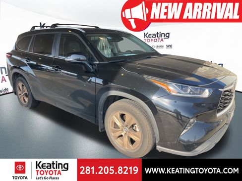 Certified 2023 Toyota Highlander Bronze Edition image 1