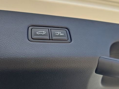 New 2026 Kia Carnival EX FWD image 11