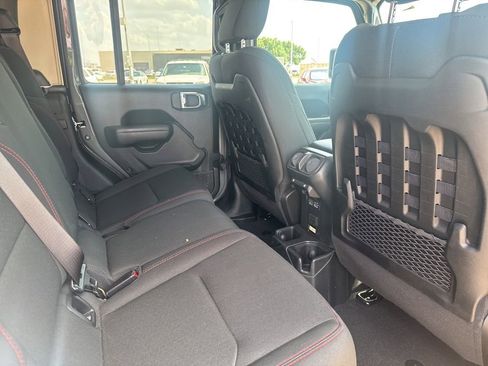 Used 2022 Jeep Gladiator Rubicon w/ Trailer Tow Package AWD/4WD image 10