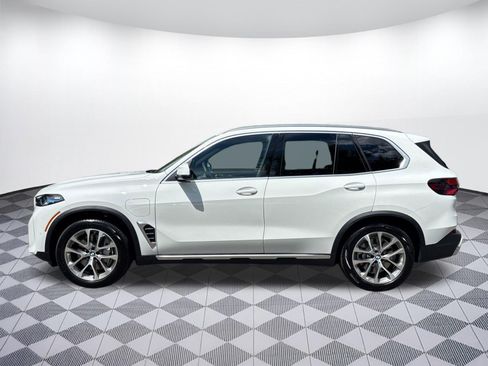 Used 2026 BMW X5 xDrive50e w/ Climate Comfort Package AWD/4WD image 2