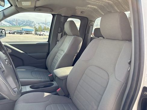 Used 2019 Nissan Frontier S image 11