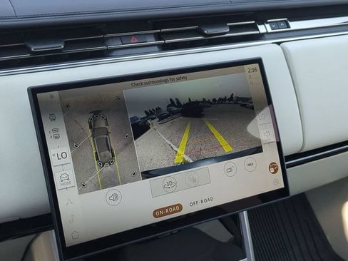 New 2026 Land Rover Range Rover Long Wheelbase SE AWD/4WD image 10