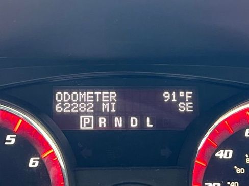 Used 2010 GMC Acadia SLT FWD image 16