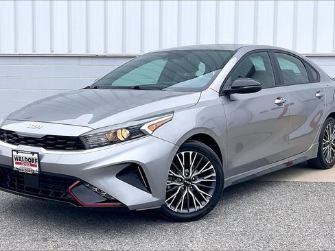 Used 2023 Kia Forte GT-Line w/ GT-Line Premium Package image 2